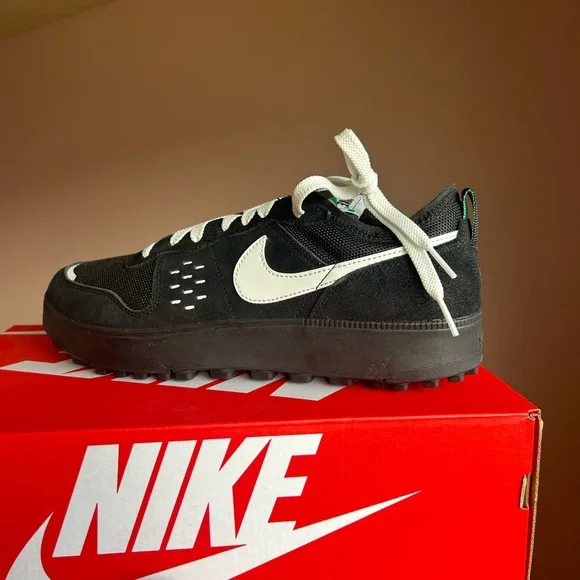 Nike Black and White Low-Top Sneakers with Mesh - Picture 4 of 7